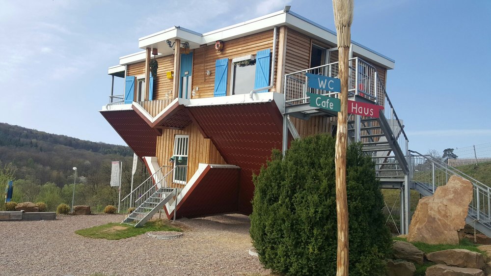 DAS TOPPELS-HAUS