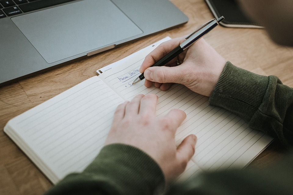 Kann man eine Bachelorarbeit mit Ghostwriter verfassen?