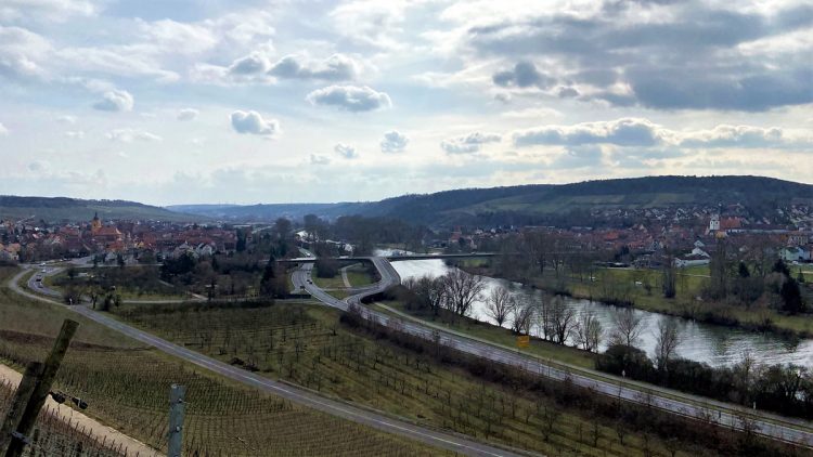 Brücke zwischen Sommerhausen und Winterhausen